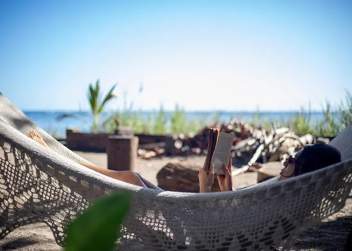 2br Beachfront House Hébergement de vacances *