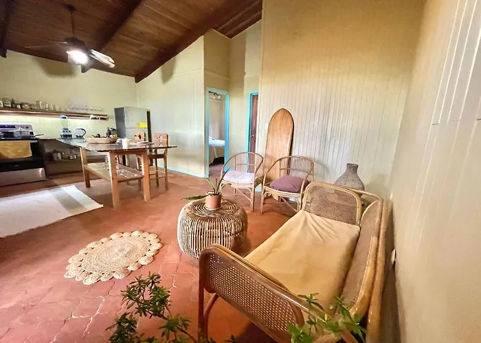 2br Beachfront House Hébergement de vacances