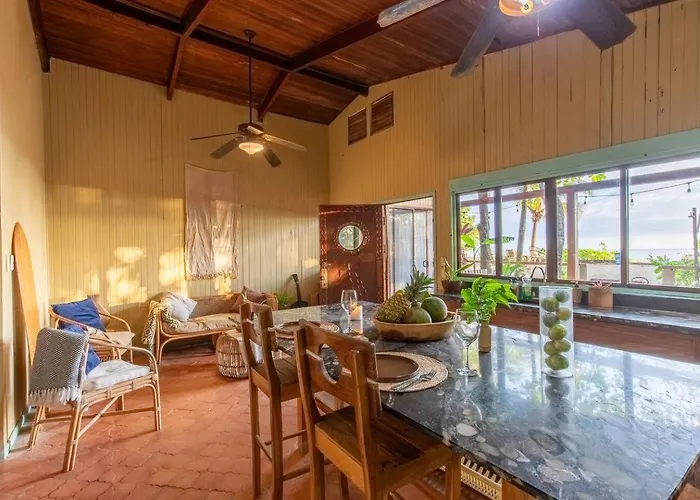 Hébergement de vacances 2br Beachfront House *