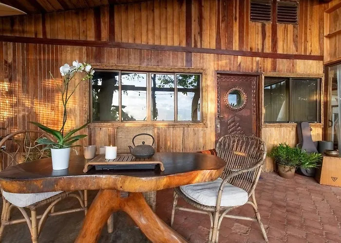 2br Beachfront House Hébergement de vacances *